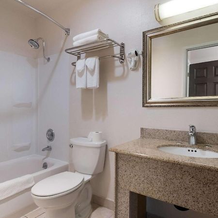 Rodeway Inn & Suites Hwy 217 & 26 W Portland Eksteriør bilde